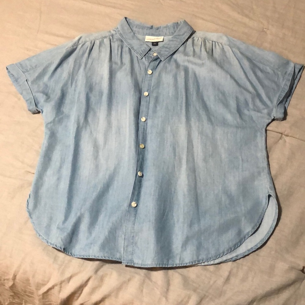 Chambray short sleeve button up